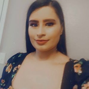 Meet your Posher, Abigail